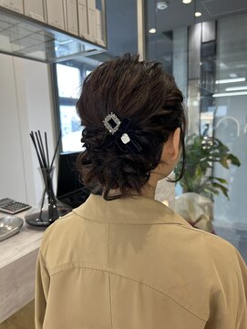 ロンドルピナス 小倉(Lond Lupinus) ミディアムレイヤーカット/似合わせカット/大人ガーリー/20代