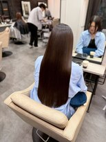 シシ 新宿(She 2.)&nbsp;髪質改善/ツヤ髪ストレート/垢抜け/ ロングヘア/ストレートヘア