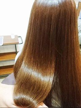 ファブリックヘアデザイン(fabric Hair Design)の写真/＜1席/PrivateSalon＞話題のイルミナカラーで柔らかく艶やかな質感/透明感を実現。