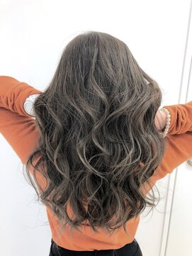 エヌプラス(N+) 黒髪グラデヘアーオリーブグレー小顔に見せるヘアココアベージュ