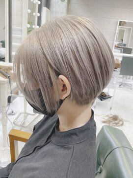 デイズ(days) 大人可愛い20代30代40代黒髪前下がりショートボブ丸みショート◎