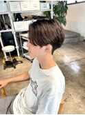 ナチュラルセンターパート刈り上げメンズセンターパートカット