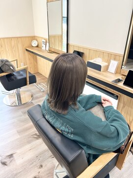 ココネ(cocone) グレージュ×ウルフカット