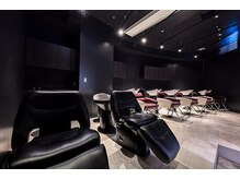 アン 梅田(A.N)の雰囲気（フルフラットのシャンプー代も完備されていて上質な空間をお届け）