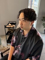 ロイ(roi) シャドウパーマ　センターパートパーマ　波巻きパーマ