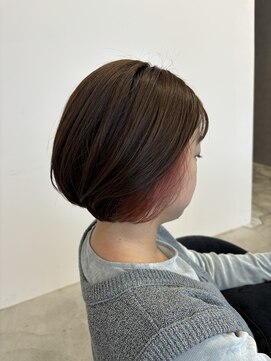 ピンクのインナーカラーと丸みボブ◎