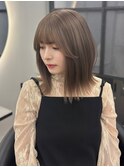 透明感のあるモカグレージュ