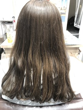 ビースリー ロア オリーブアッシュ2022.4.2