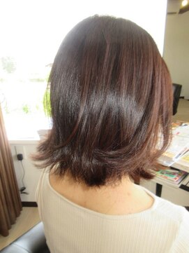 コア フィール ア デイ(COIFFURE A DAY) 【見附今町M3D】プラチナアッシュ