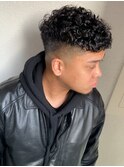 【HOMME HAIR 稲田】 スペインカール フェード スタイル