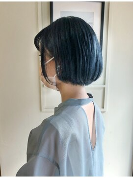 ミュラ(mulah) オトナかわいいブルーブラック*ミニボブ