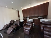 アリレイナ 衣笠店(ARIREINA)の雰囲気（ヘッドスパも快適な落ち着いた雰囲気のシャンプーブース）
