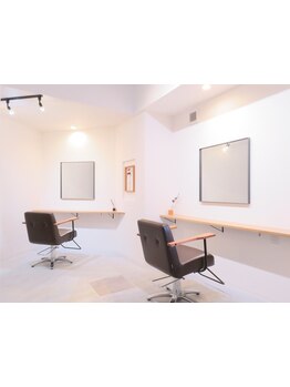 ゆったりとした時間が流れ、心地が良く落ち着いた雰囲気。周りを気にせず、至福のひと時をお過ごし下さい。