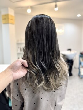 シャドールーツ+バレイヤージュグレージュ