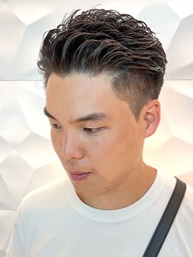 ゼロスバーバー(0's BARBER SHOP) 無造作メンズベリーショート☆ツーブロックアッシュブラウン