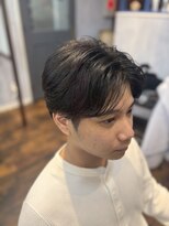 ロミー(Romy)&nbsp;センターパート毛流れパーマスタイル