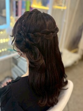 アトリエビューティーアミュ(atelier beauty AmU) 結婚式 お呼ばれ 推し活 イベント ハーフサイドお団子