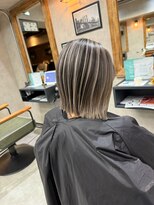 サニー 渋谷(SUNNY)&nbsp;バレイヤージュ、ハイライト、レイヤーロング、グレーベージュ