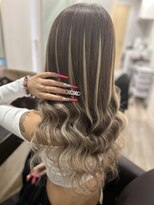 グランディールヘアデザイン(grandir hairdesign)&nbsp;ホワイトブロンドメッシュ！-Yurika-