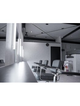 ４席のみの少人数サロン◇忙しい日々に、開放感ある特別な空間でゆったりとしたご褒美サロンタイムを。