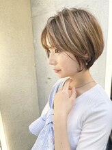 骨格補正小顔カットで横の前髪が気になる方へのカット顔周りの髪の残し方