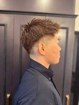 ボーイッシュ刈り上げフェードカット