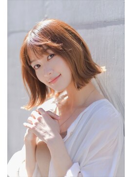 セレニテ(serenite) serenite 外ハネナチュラルボブ