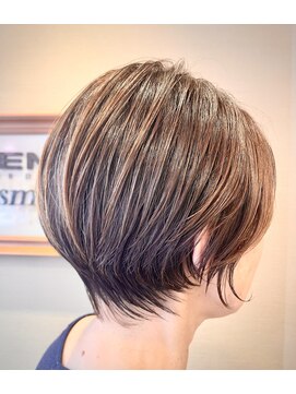 ケンジスマート(KENJE smart) 上質茅ヶ崎大人系ショートカット。