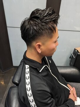 ヒロザバーバー(HIRO THE BARBER) フェード×アップバング