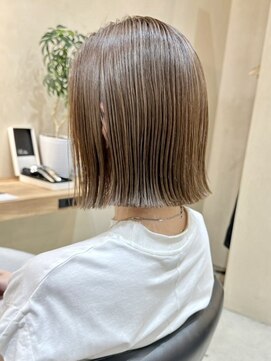 ヒビヲ(HIBIO) 横浜タッセルボブ切りっぱなしボブ外ハネボブ長めボブレイヤー