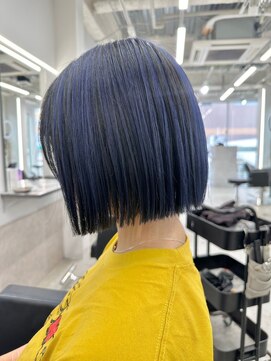 ジゼル 中津大分(GiseL) デザインカラー×ボブ　アンブレラカラー　ブラック×ネイビー