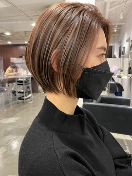 ソワネ 表参道(soigne) ショートボブくびれショートヘア顔周りレイヤー白髪ぼかし30代