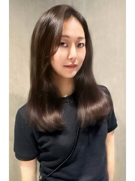 リア(Li'a) 白髪ぼかしハイライト＋透明感カラー＋ケアブリーチ