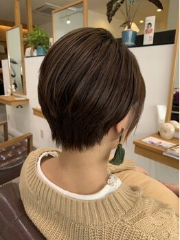 ジャドール(J'ADORE)の写真/再現性の高いカット技術と艶出しの技術で、忙しい朝の時間にも余裕ができる♪どの角度でも美しいスタイルへ