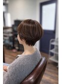 上品な中に個性のあるショート。ご新規カット、カラーtr8500円