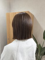 ハイヴィー(Hivi) ぱつっとボブ×ナチュラルベージュ