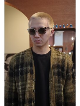 エディ(Edy) メンズ刈り上げケアブリーチ抜きっぱなしブロンド眉毛カット岡山