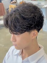 フィフス 大分(fifth)&nbsp;大分フェザーパーマメンズカットラウンドマッシュセンターパート