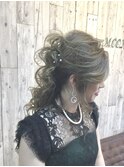 パーティーやイベント、結婚式などでの大人っぽいヘアーセット