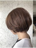 ツヤ感重視のグレージュ