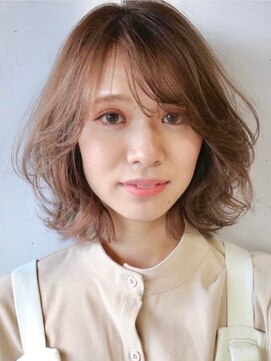 プレヴィア 銀座(PREVIA) ミディアムのふんわりレイヤー/グレージュカラー