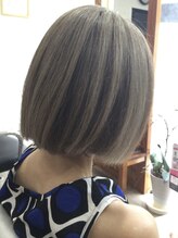 ラレジーナパルッキエーレ(La Regina Parucchiere) 白髪を活かしたマットオリーブブラウンカラー◎