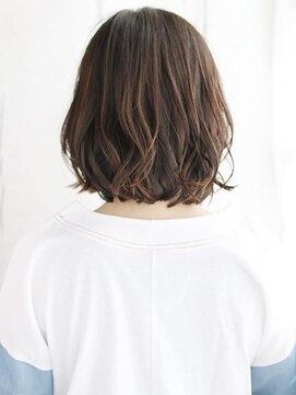 ヘアメイク ナル(hair make nalu) セミウエットのゆるカールスタイル