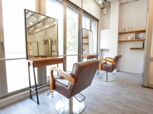 1人のスタイリストがカウンセリングからお仕上げまで担当