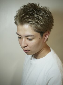 スウェルホワイト(SWELL WHITE) スパイキーショート　ブロンドカラー　パンクショート　香椎