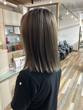 ラヴィエール(LAVIERE by R-EVOLUT) ハイライト×寒色カラー