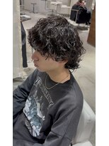 ミリ(milli Produce by ITAKURA) 波巻きウルフパーマ