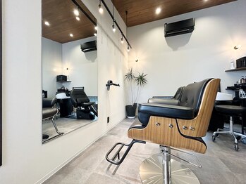 SWITCH HAIR WORKS．【スイッチヘアワークス】