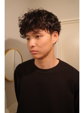 ウニュ(uninu) 強めシャドウパーマ