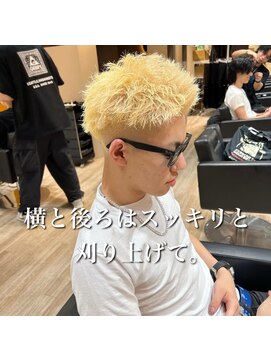 ルースト 渋谷店(ROOST) 短髪×抜きっぱなしブロンド